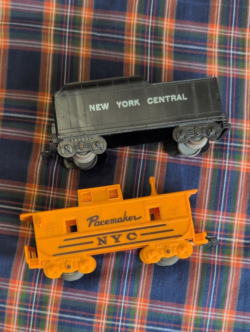 Vintage Marx USA Train Cars Orange Pacemaker & Black NYC Central
